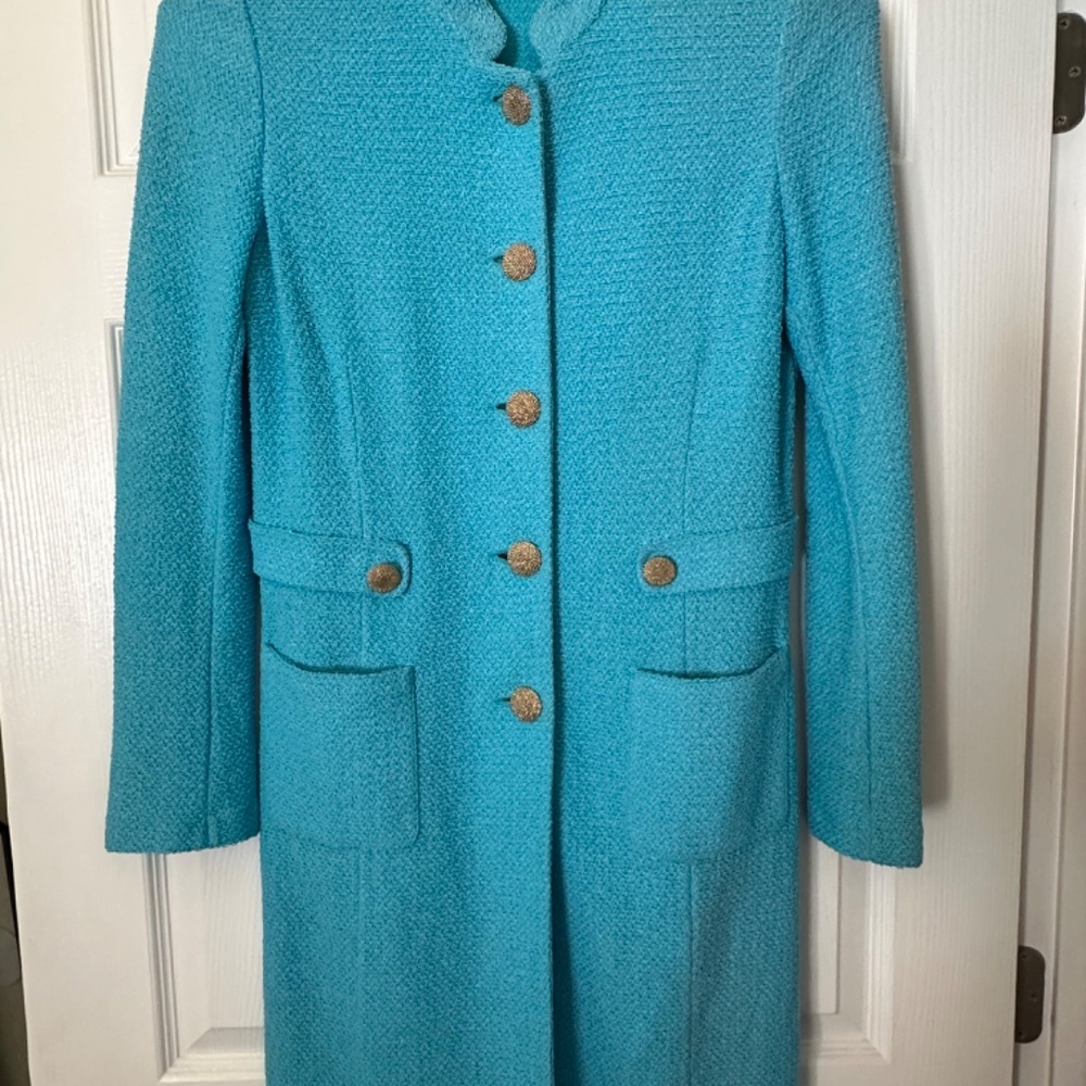 GENTLY USED, STILL LIKE NEW: St. John Aquamarine/Turquoise Knit Coat (Size 8)